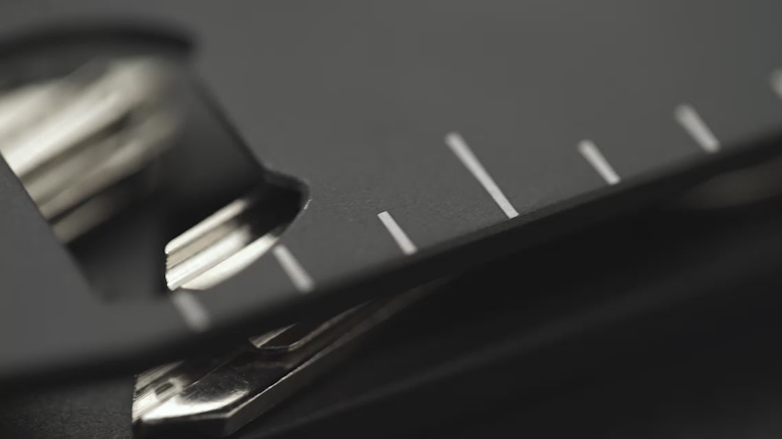 Lataa video: Rhinokey Titanium Ruler.mp4__PID:83cd7c9d-1102-43f6-b4cb-a9fc5e64ccb5
